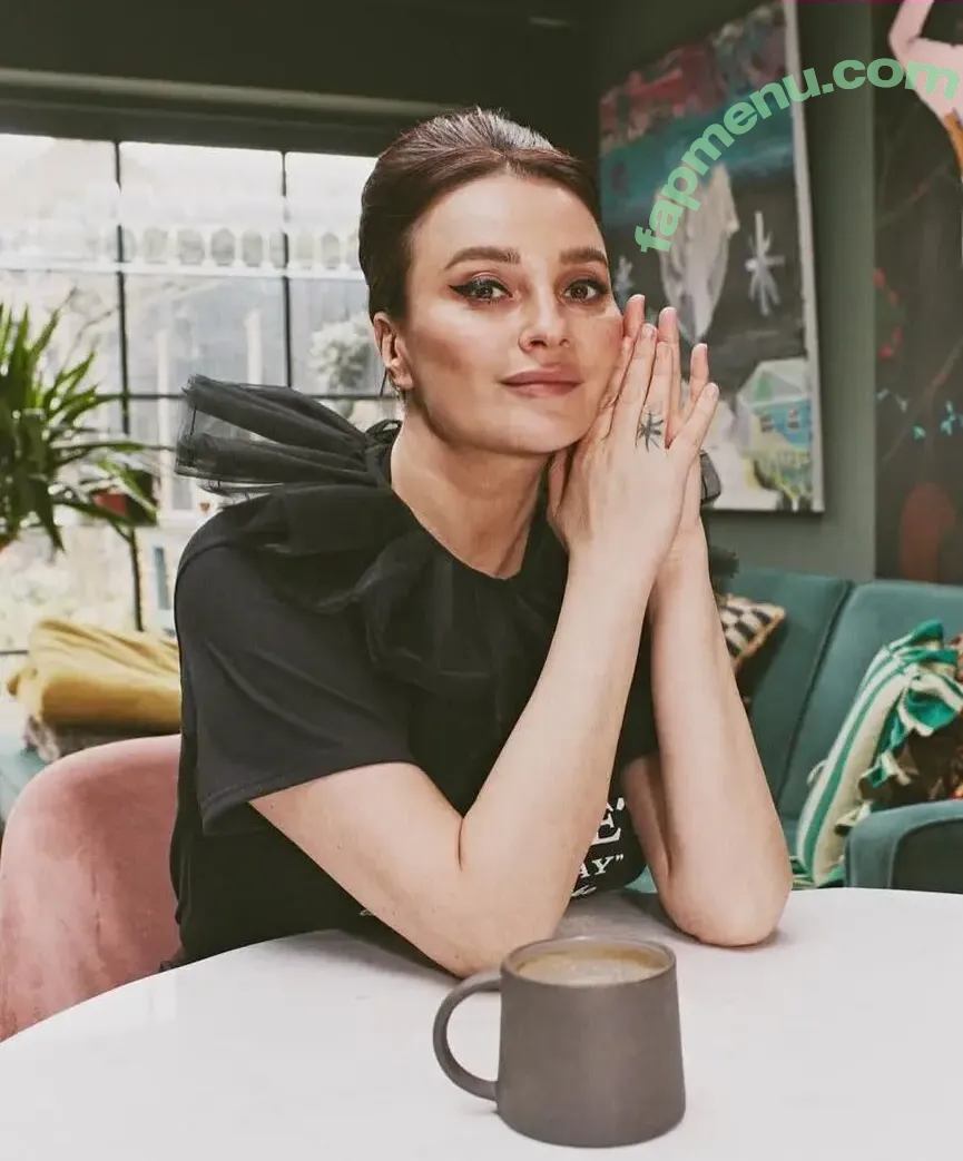 Gizzi Erskine nude photo #0246 (gizzierskine)