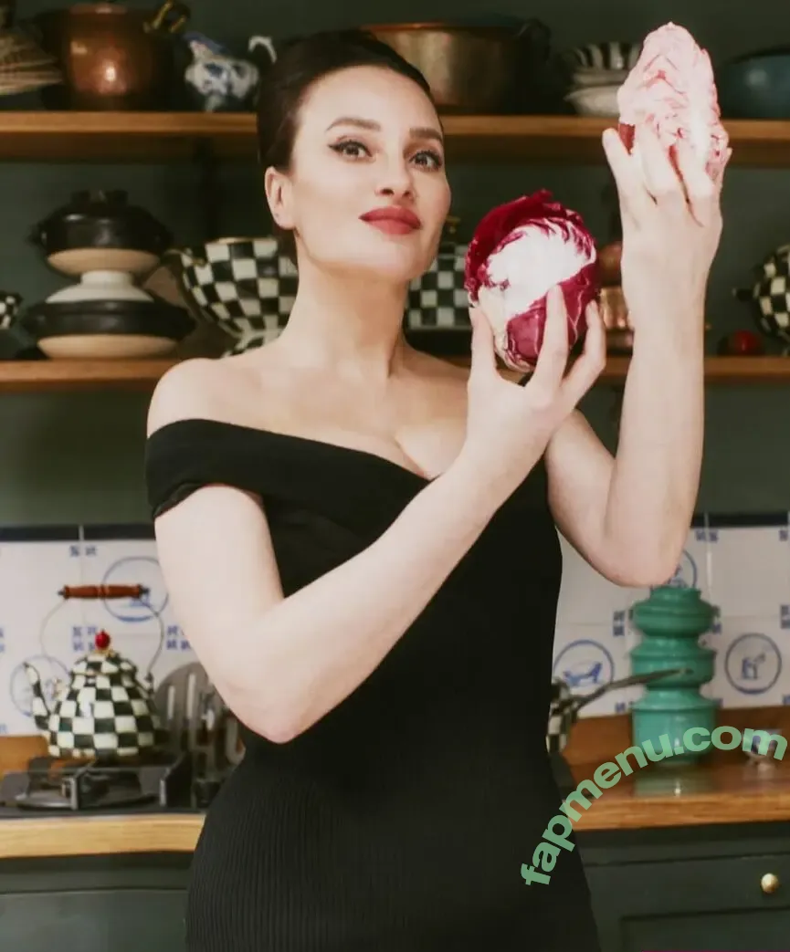 Gizzi Erskine nude photo #0247 (gizzierskine)