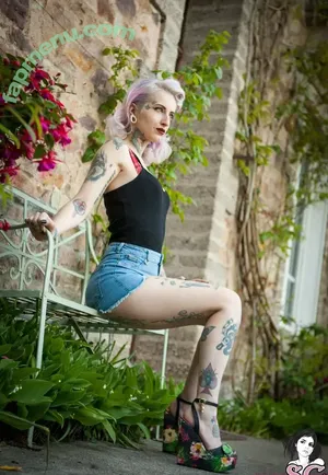 gladycesuicide / Gladyce / gladycefavour nude photo #0569