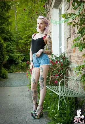 gladycesuicide / Gladyce / gladycefavour nude photo #0570