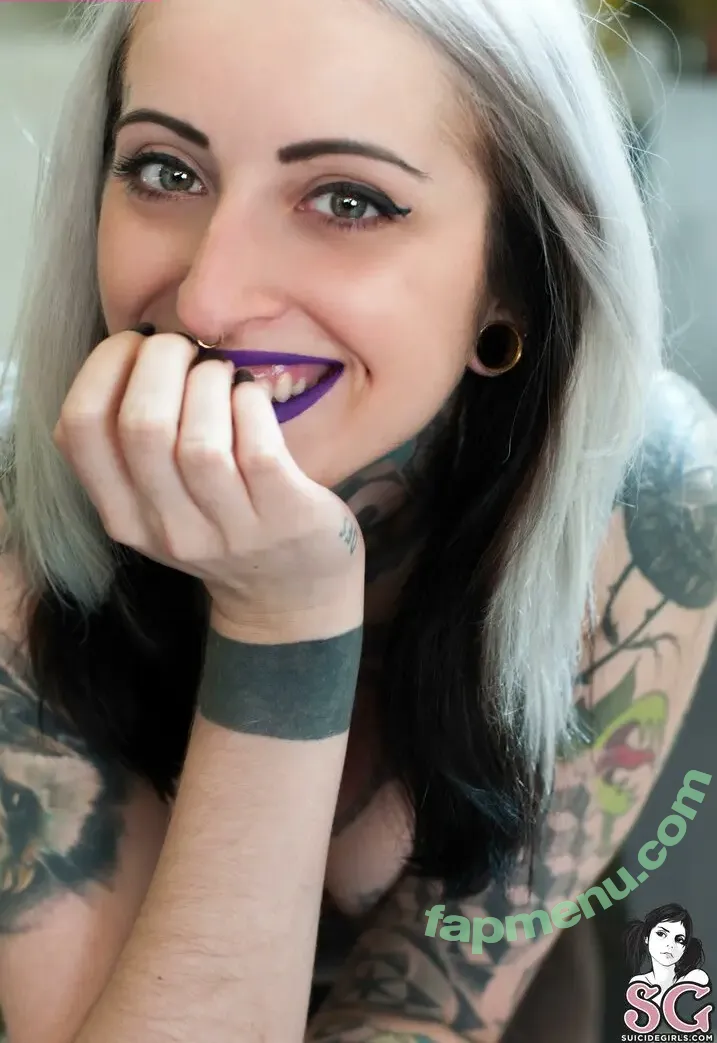 gladycesuicide nude photo #0006 (Gladyce / gladycefavour)