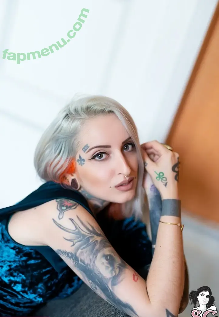 gladycesuicide nude photo #1044 (Gladyce / gladycefavour)