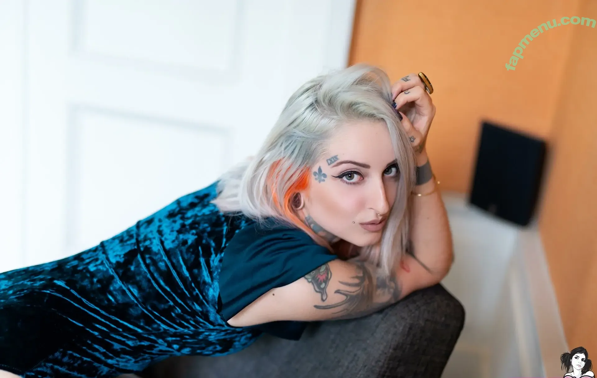 gladycesuicide nude photo #1045 (Gladyce / gladycefavour)