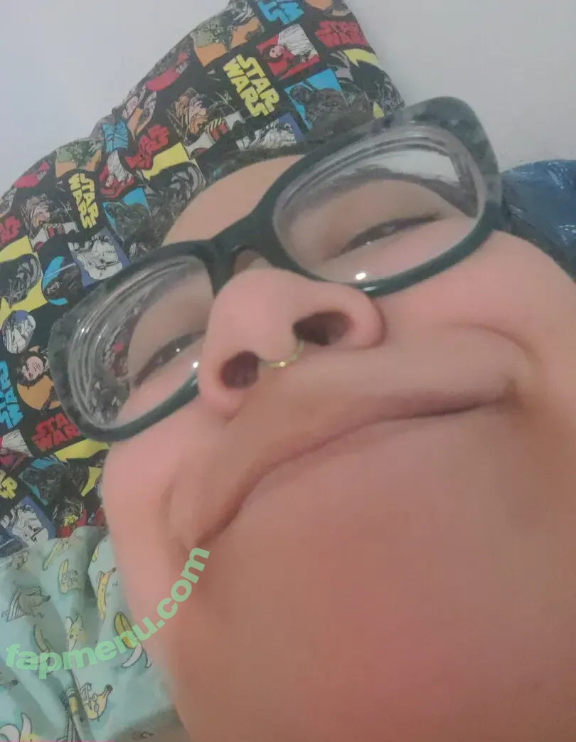 glassesandamustache nude photo #0001 (glassesandamustache)