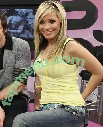 Gülcan Kamps nude photo #0006 (guelcankamps)