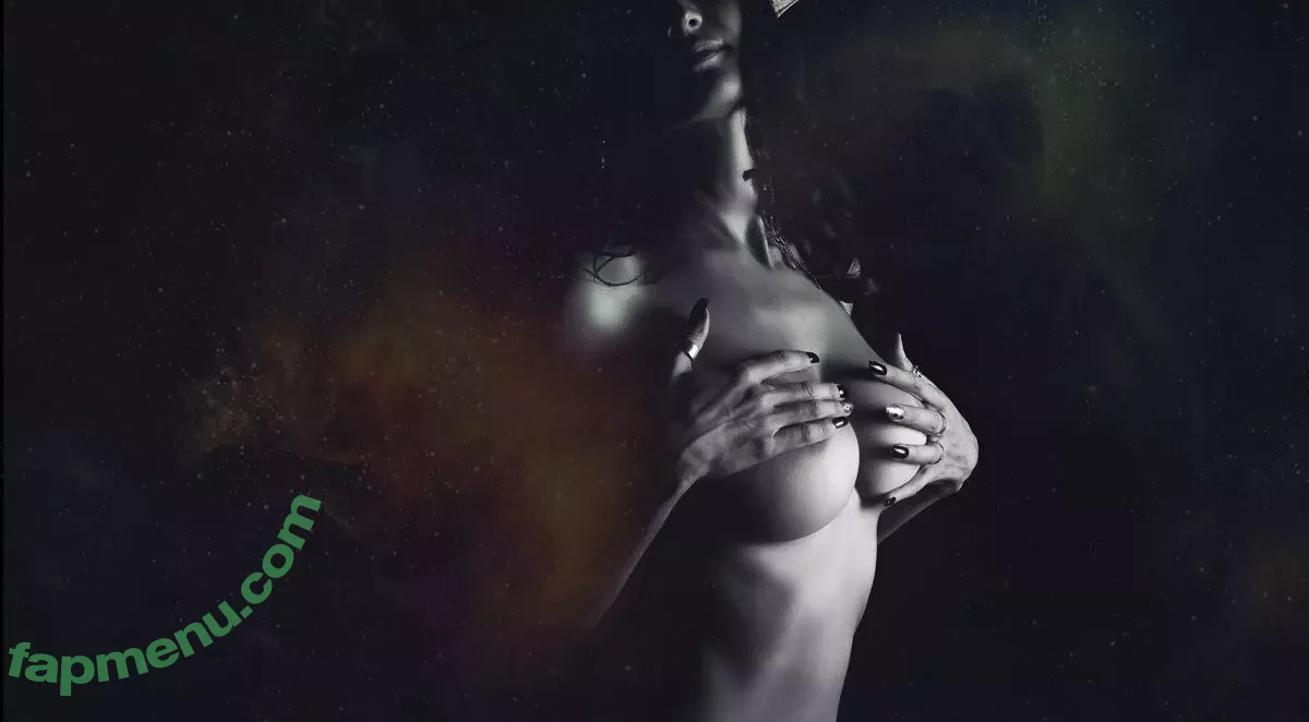 Gliese 581 nude photo #0058 (JuliusDrow / gliese581 / gliese__581)