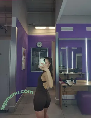 glommy / glommy380 nude photo #0005