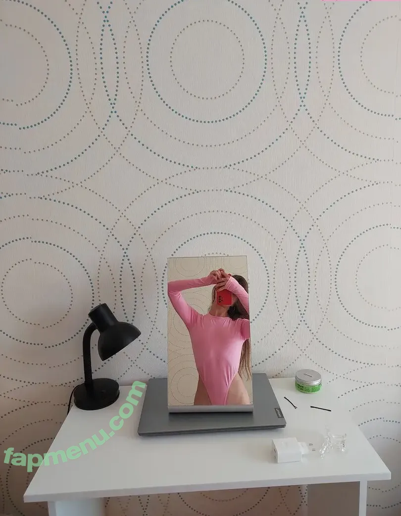 glommy nude photo #0003 (glommy380)