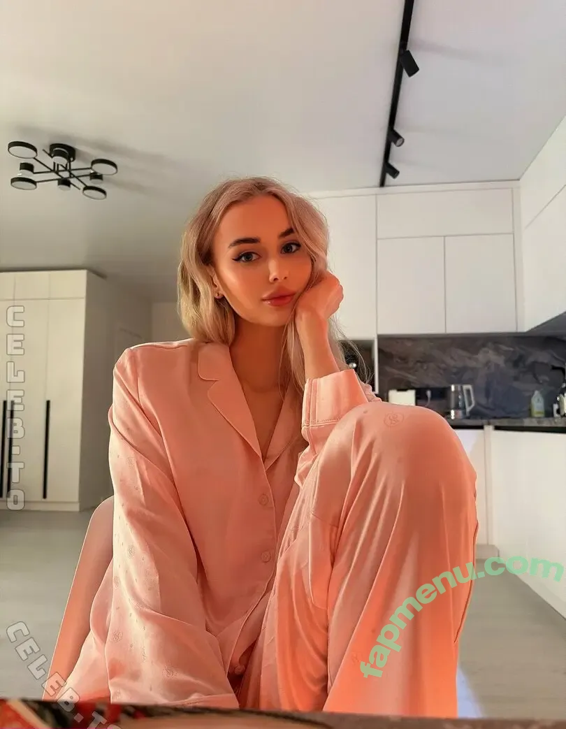 Gloria Matvien nude photo #0241 (gloriamat / gloriamatvien)