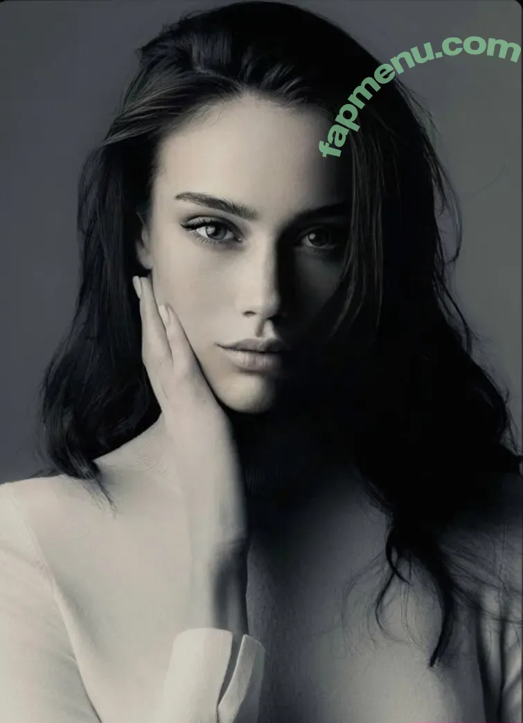 Gloria Sophie Burkandt nude photo #0003 (Gloria Sophie Burkandt)