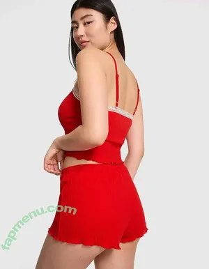 Gloria Tang / gloriatvng nude photo #0021