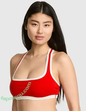 Gloria Tang / gloriatvng nude photo #0037