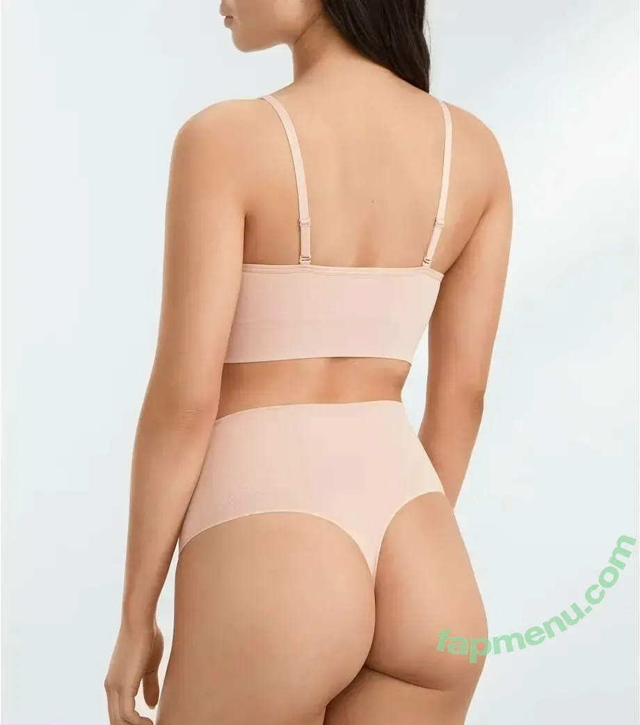 Gloria Tang nude photo #0117 (gloriatvng)