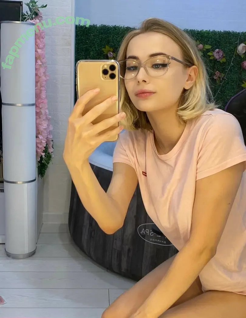 GloriaMatvien nude photo #0076 (GloriaMatvien)