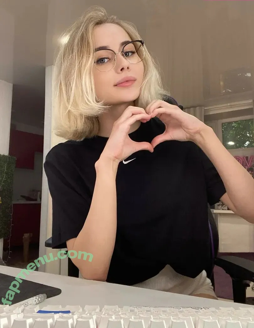 GloriaMatvien nude photo #0077 (GloriaMatvien)