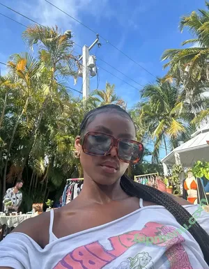 glowupgetter / theglowgetterinc nude photo #0007