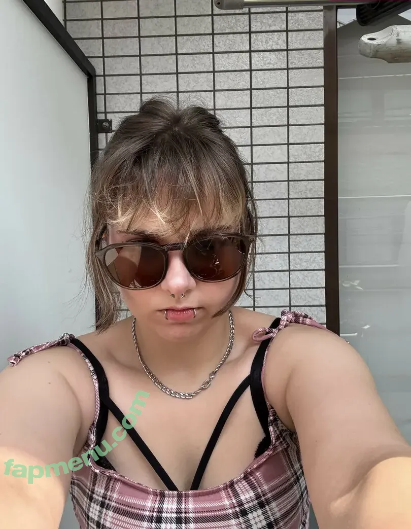 goblin_gamerlive nude photo #0025 (GoblinGamer)