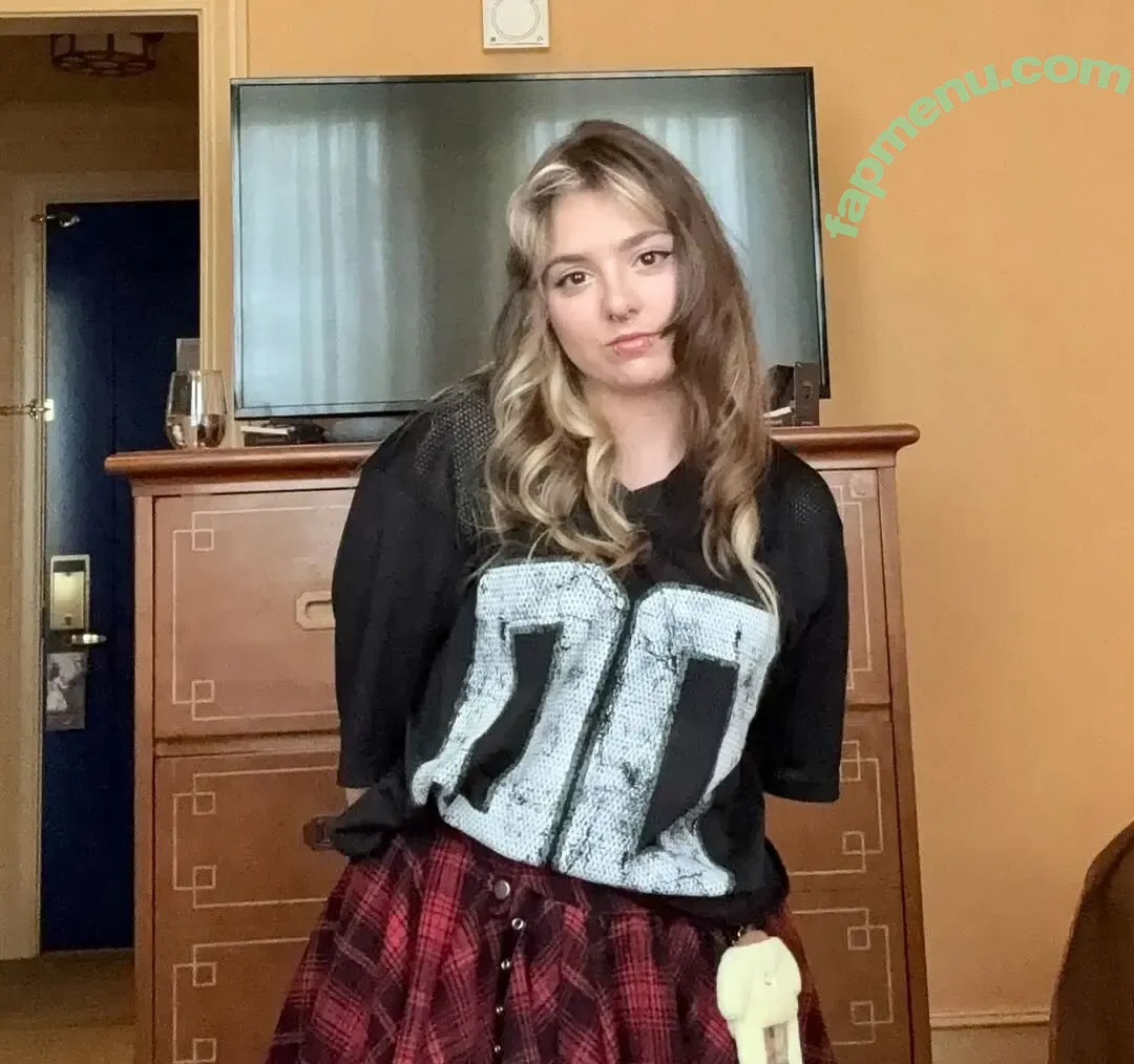 Goblintheraccoon nude photo #0005 (goblin_gamerlive)