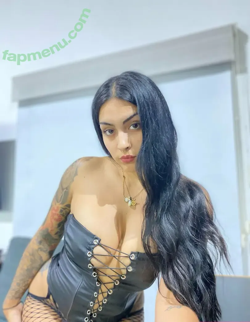 goddesbella nude photo #0010 (iam_islandgyal_goddess_bella)