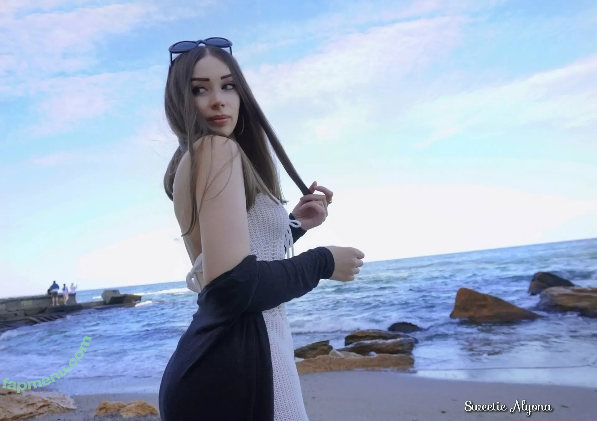 goddess_alyona nude photo #0005 (sweetiealyona)