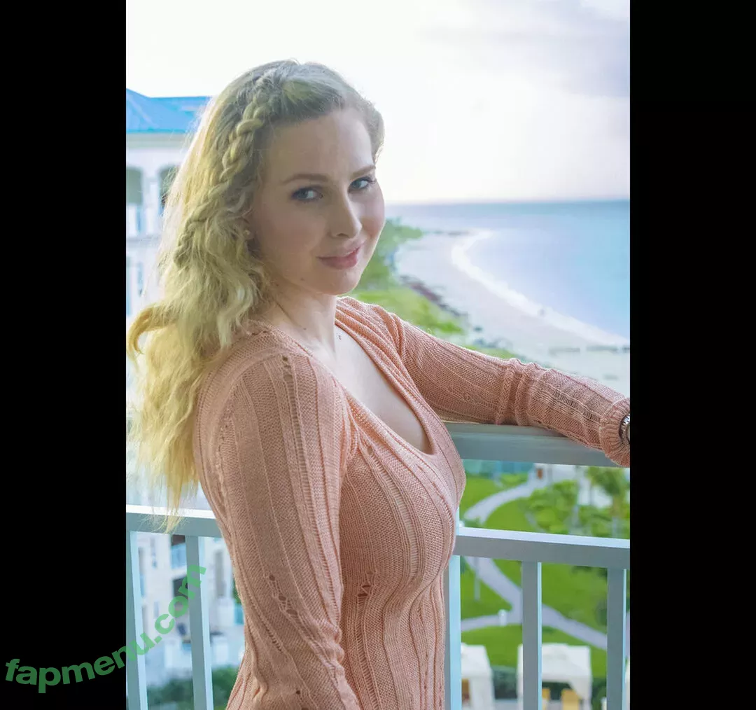 Goddess Amanda nude photo #0062 (itsamandawow / iworshipamanda)
