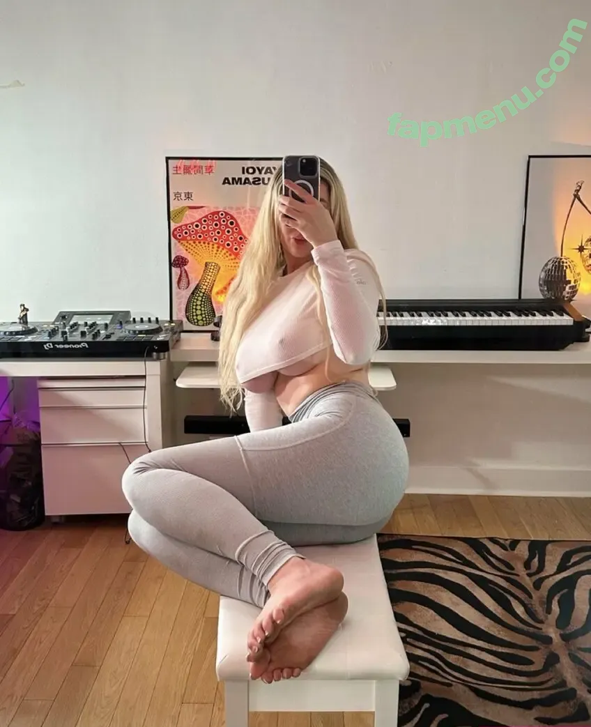 Goddess Bailey nude photo #0011 (BaileyBellz / GoddessBailz / bailey_daily / godesssbailey)