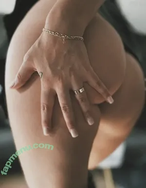 Goddess Mona / ygfoot nude photo #0005