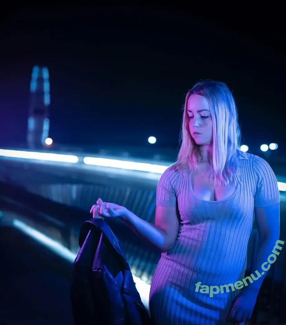 Goddess Sophie nude photo #0001 (sophie.skipper)