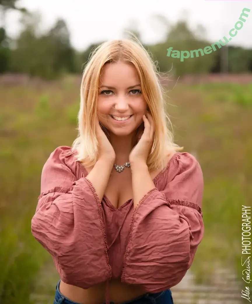 Goddess Sophie nude photo #0013 (sophie.skipper)