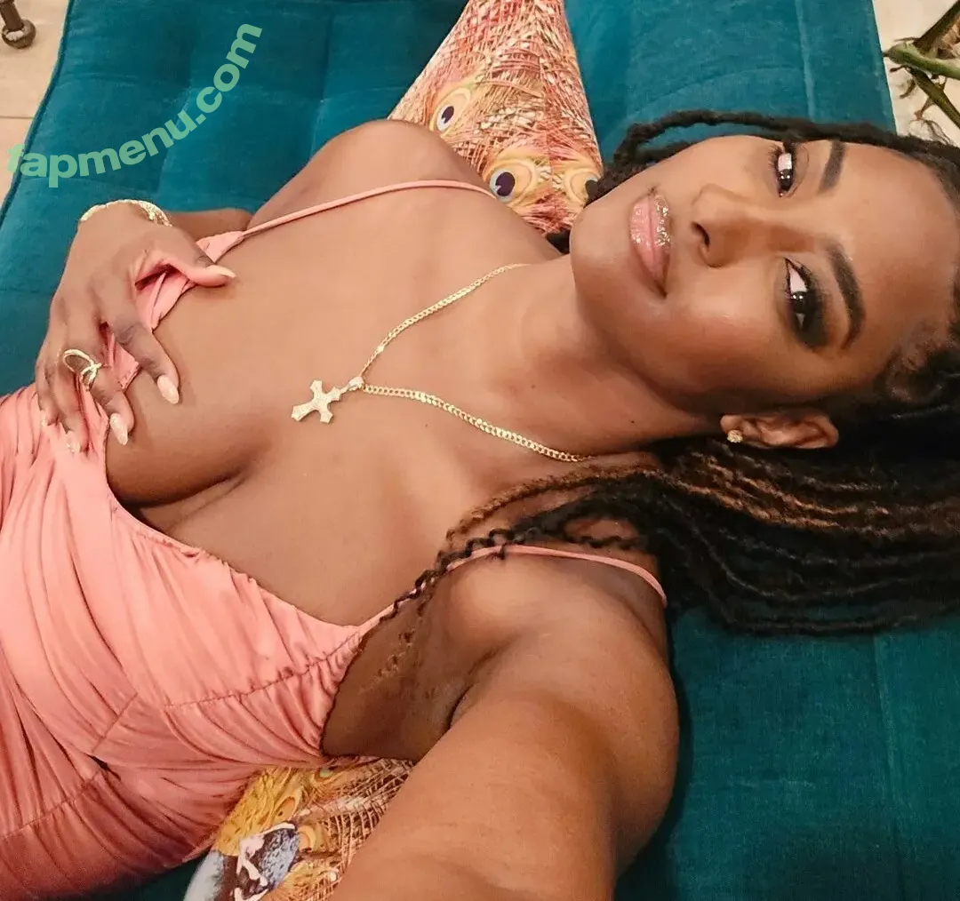 GoddessDDlynn nude photo #0022 (ddlynn.xo)