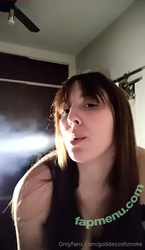 goddessofsmoke / goddess__of__smoke nude photo #0134
