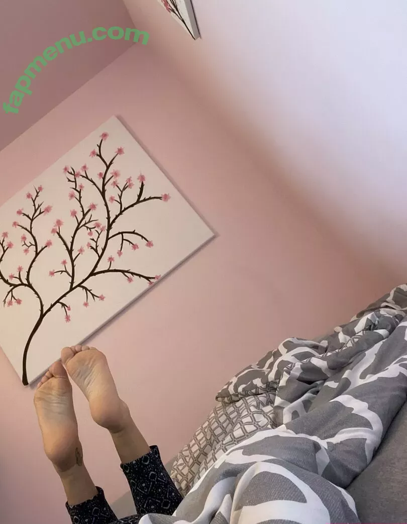 goddessvalentinaaa nude photo #0033 (Cariiinaaa / ItalianLatina)