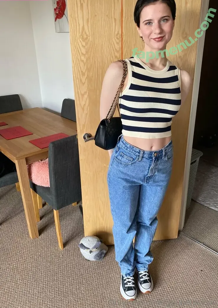 goldielocksie nude photo #0004 (goldielocksie)