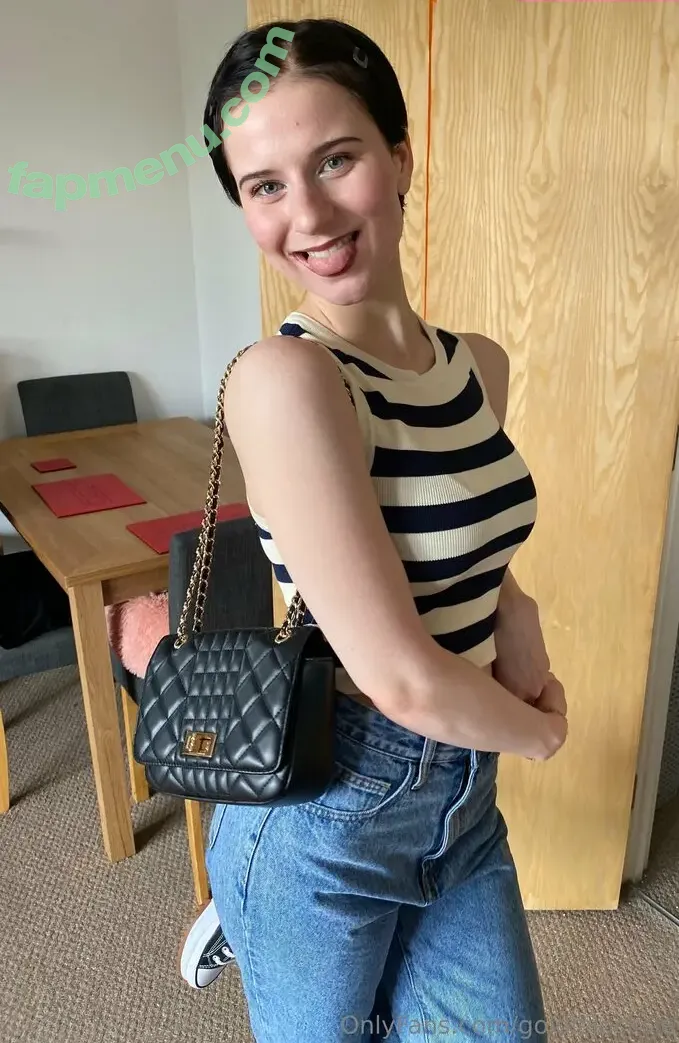 goldielocksie nude photo #0008 (goldielocksie)