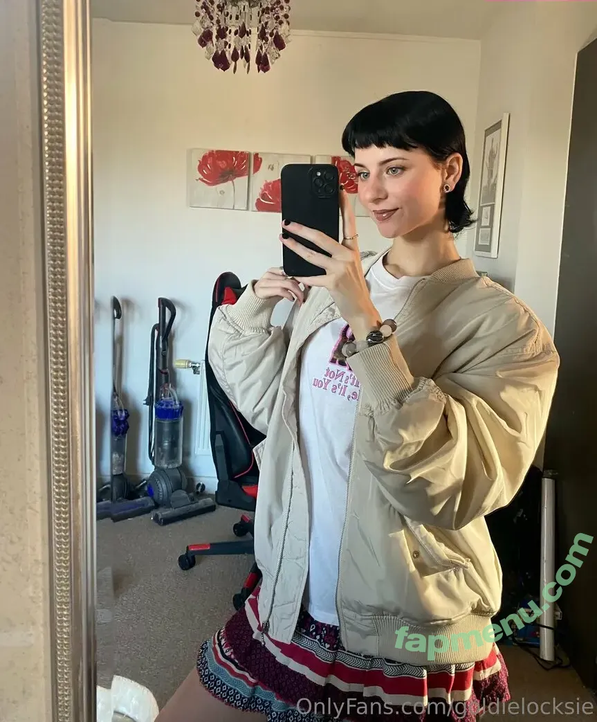 goldielocksie nude photo #0017 (goldielocksie)