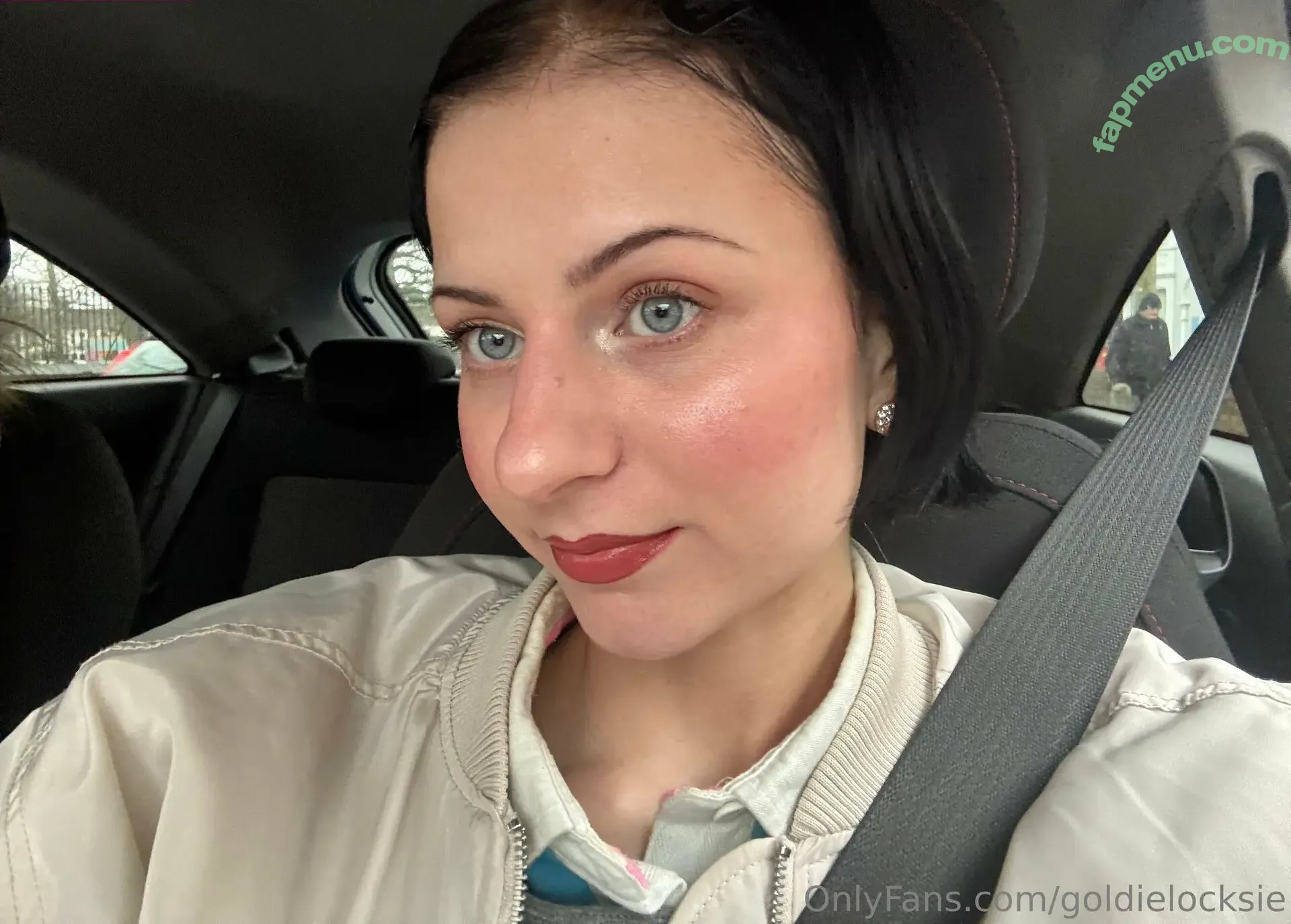 goldielocksie nude photo #0030 (goldielocksie)