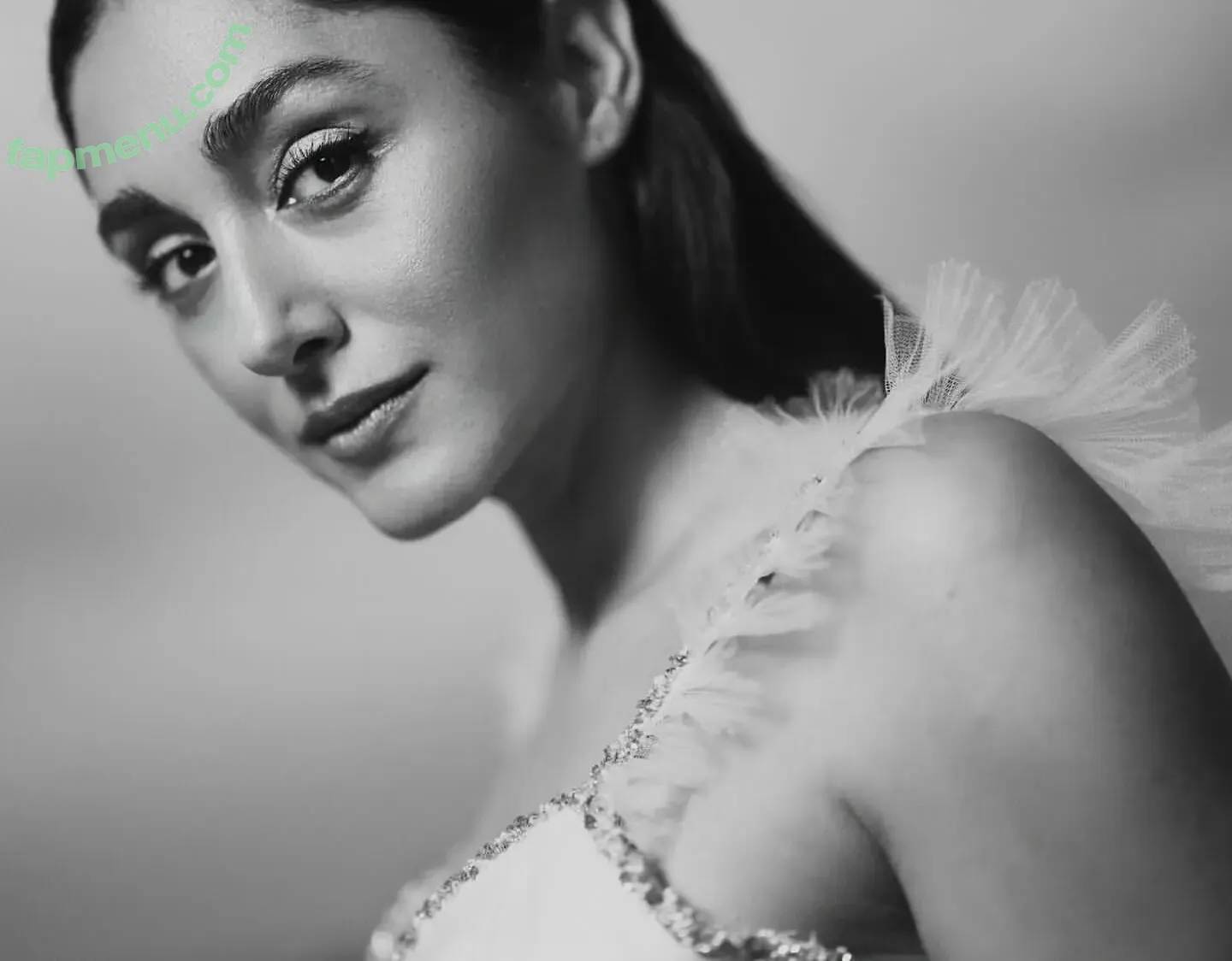 Golshifteh Farahani nude photo #0023 (golfarahani)