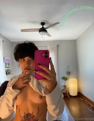 Gooniesyd / Gooniesyyd nude photo #0011
