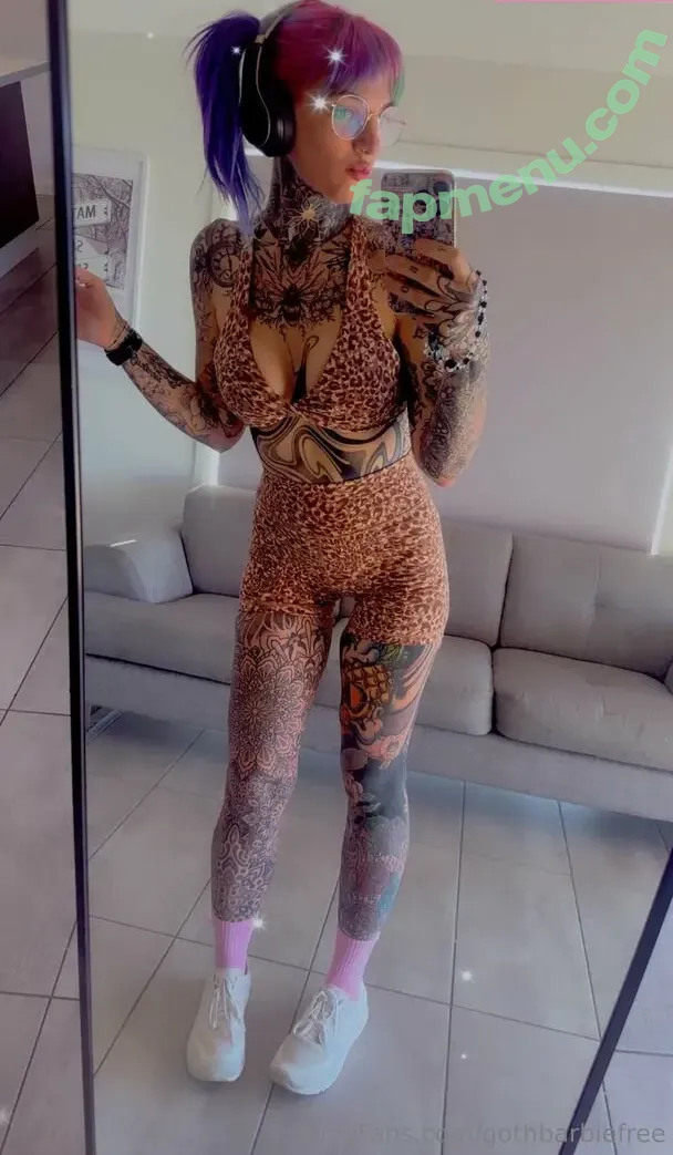 gothbarbiefree nude photo #0005 (the_goth_barbie)