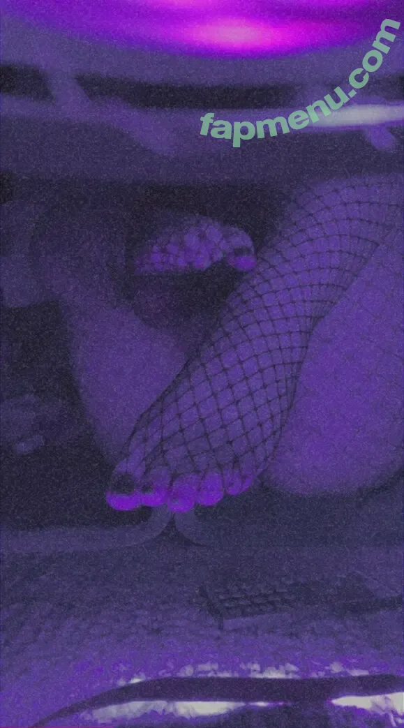 gothbunnibrat nude photo #0005 (gothbunnie)
