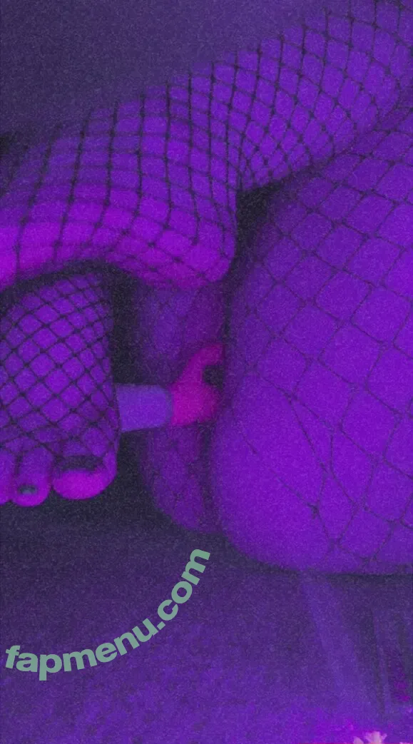 gothbunnibrat nude photo #0009 (gothbunnie)