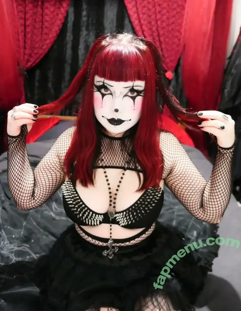 gothbynight nude photo #0024 (Sophie Couser)