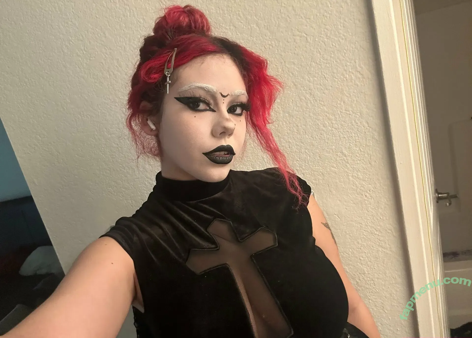 gothgamergirly nude photo #0340 (thegothmuse)