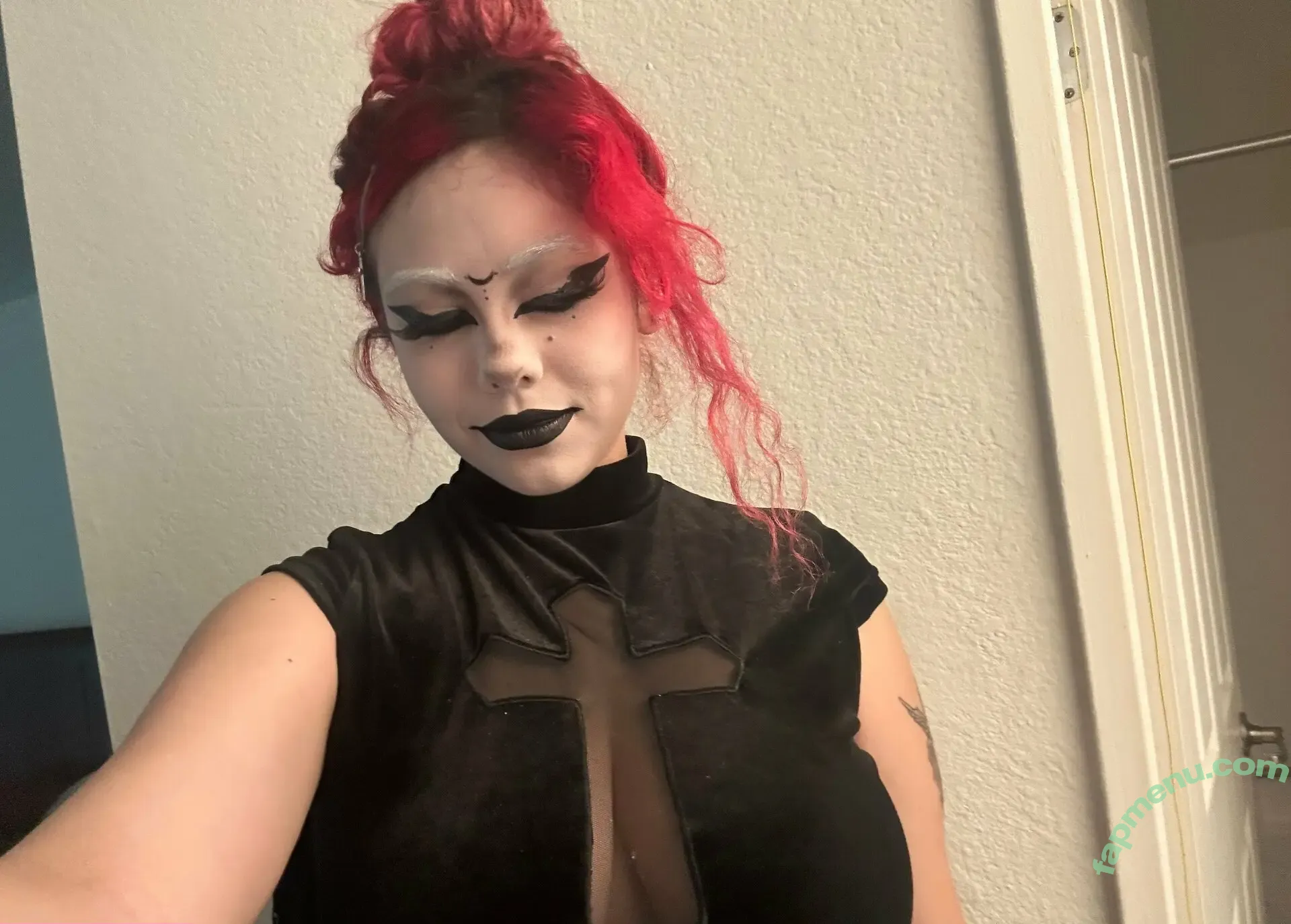 gothgamergirly nude photo #0342 (thegothmuse)