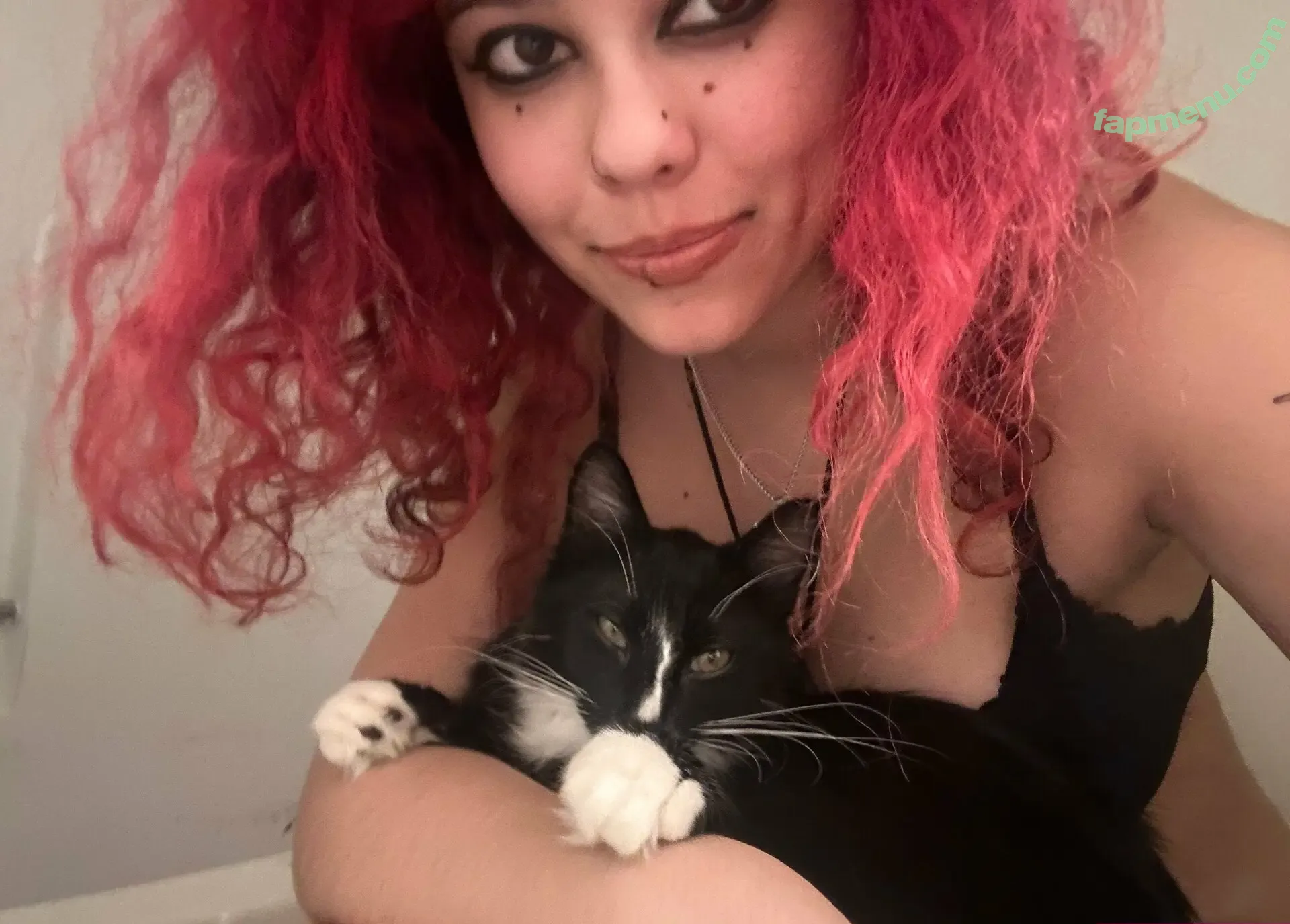 gothgamergirly nude photo #0369 (thegothmuse)