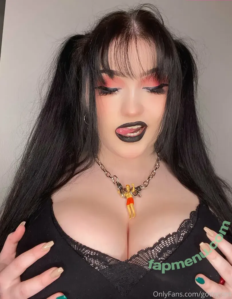 gothgiant nude photo #0041 (goth__egg)