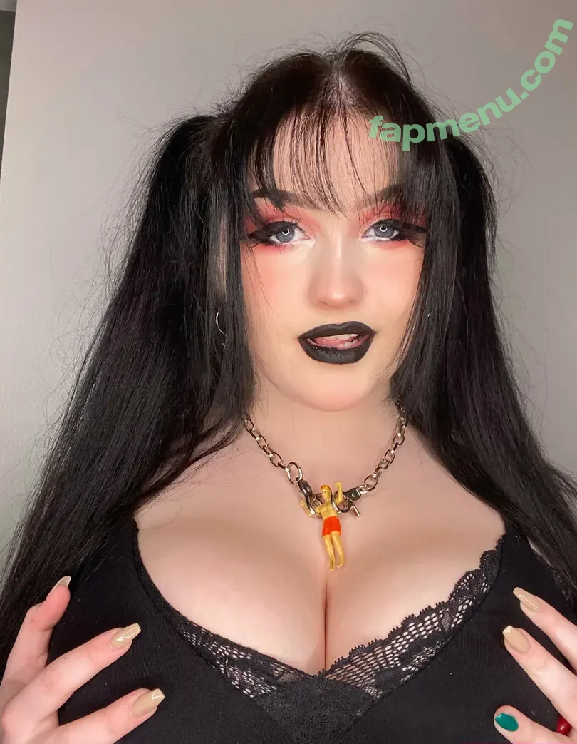 gothgiant nude photo #0042 (goth__egg)