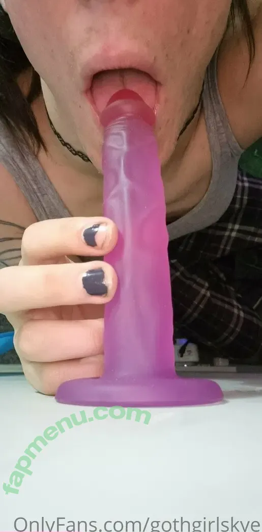 gothgirlskye nude photo #0013 (altgirlskye)