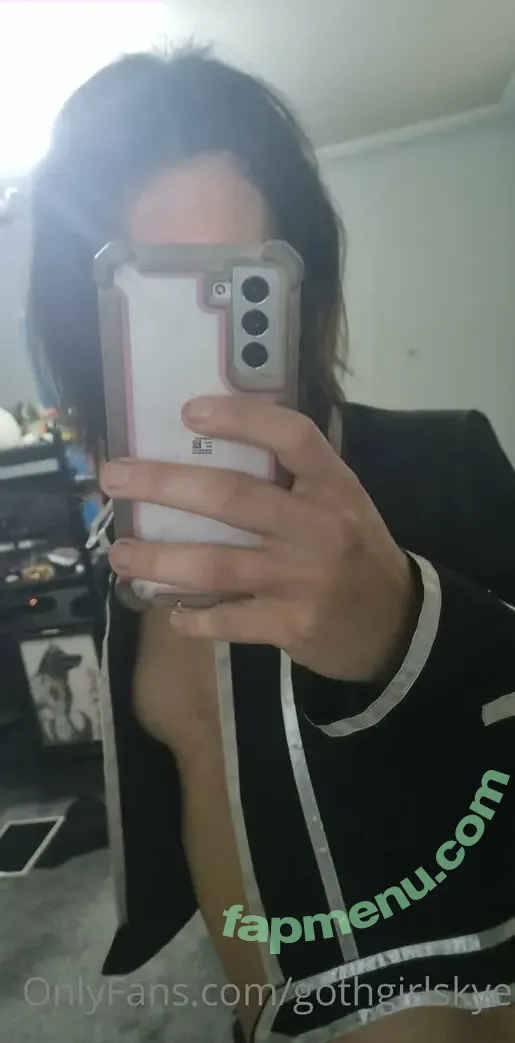 gothgirlskye nude photo #0023 (altgirlskye)