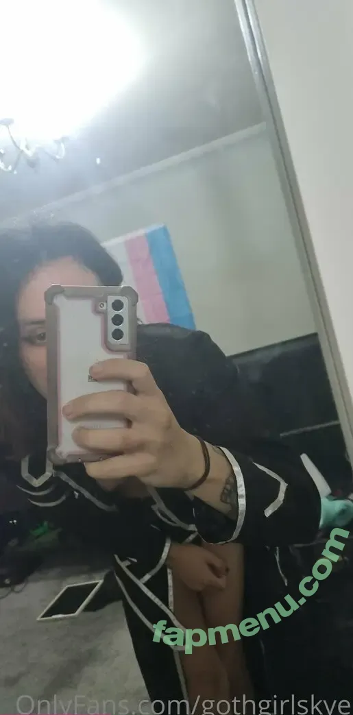 gothgirlskye nude photo #0024 (altgirlskye)